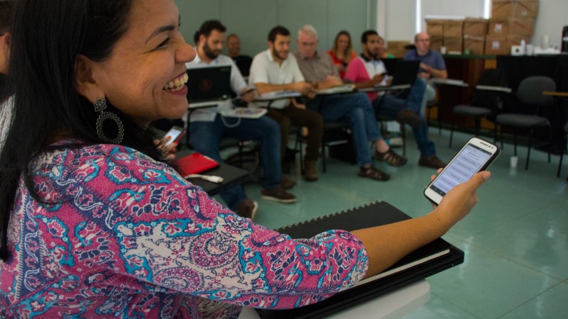 Colaboradores da Natura recebem treinamento sobre o Open Data Kit